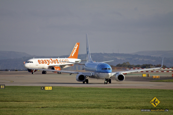 Boeing 737-7K2